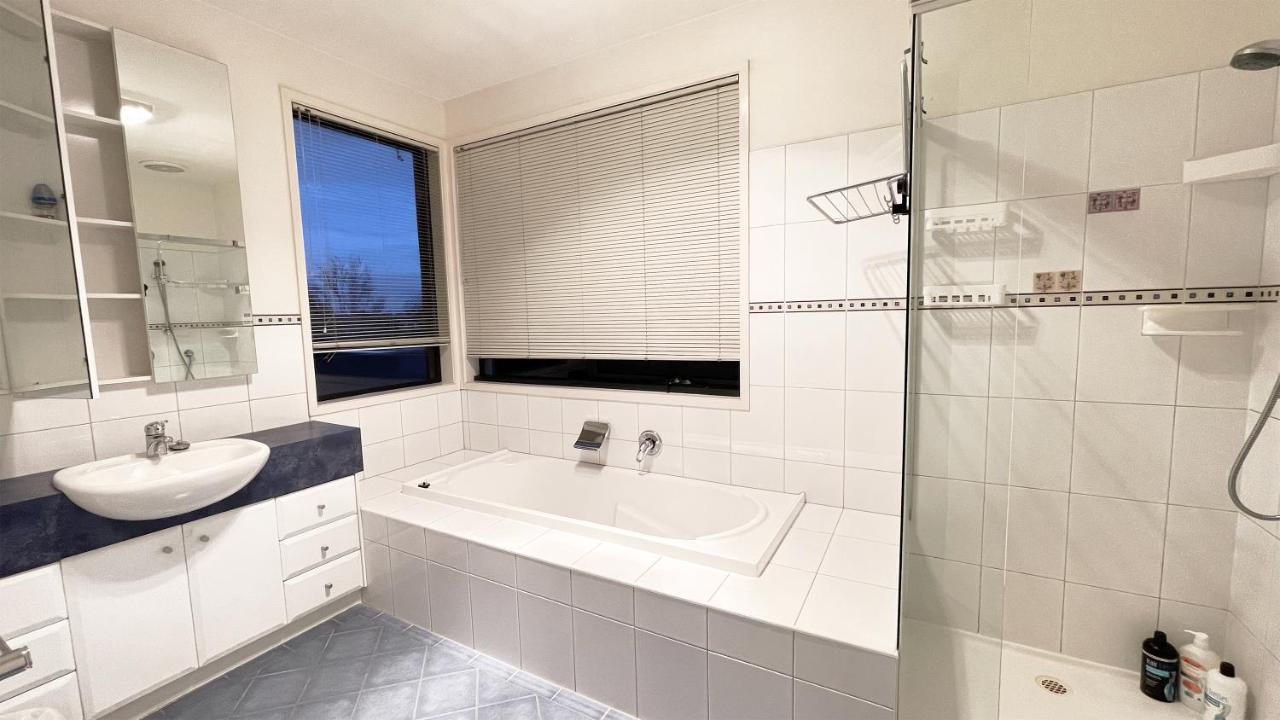פוינט קוק Luxury 7Brm Entire House Lakeview Blackswans Wifi Bbq Resort מראה חיצוני תמונה